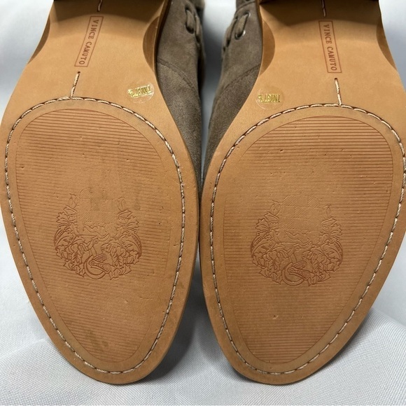 VINCE CAMUTO Prism 2 V-Cut Leather Suede Ankle Booties Moto Western Women 7M - Picture 15 of 16